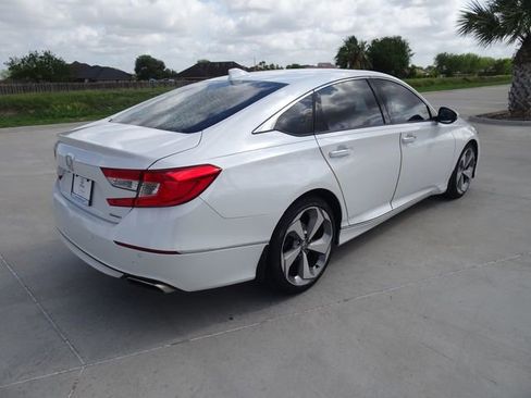 Used 2018 Honda Accord Touring image 4