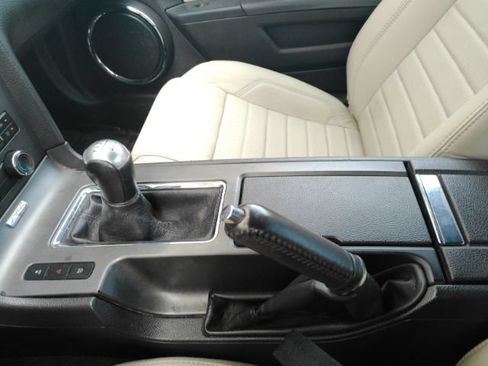 Used 2013 Ford Mustang GT Premium RWD image 29