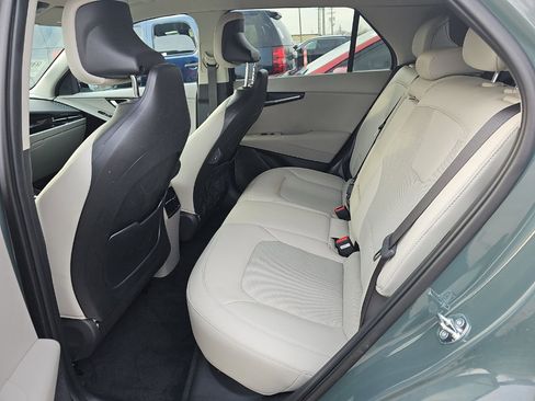 Used 2023 Kia Niro Wind w/ Wind Preserve Package FWD image 6