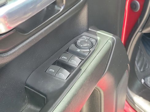 Used 2020 Chevrolet Silverado 1500 Custom w/ Custom Value Package AWD/4WD image 14