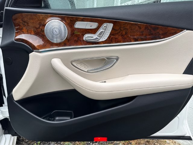 Used 2018 Mercedes-Benz E 300 4MATIC image 24