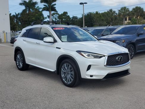 Used 2025 INFINITI QX50 Luxe AWD/4WD image 2