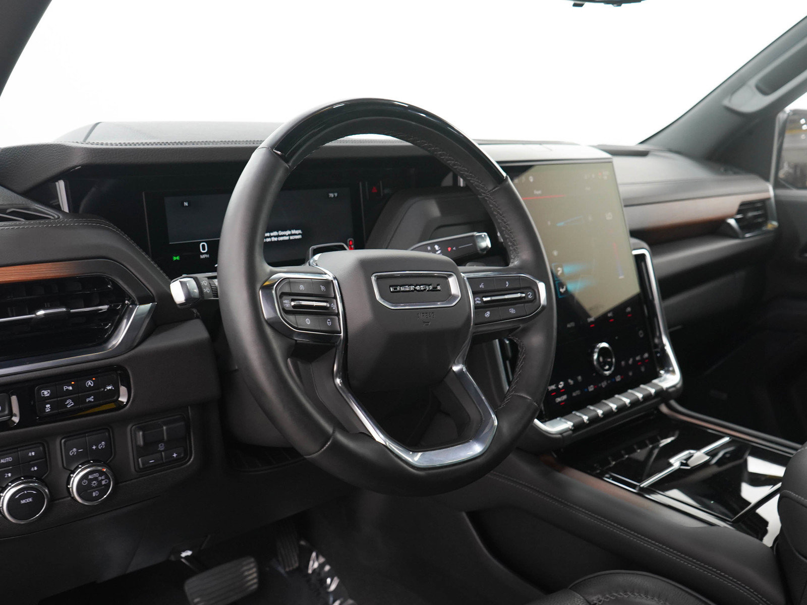 Used 2025 GMC Yukon Denali w/ Denali Reserve Package AWD/4WD image 28