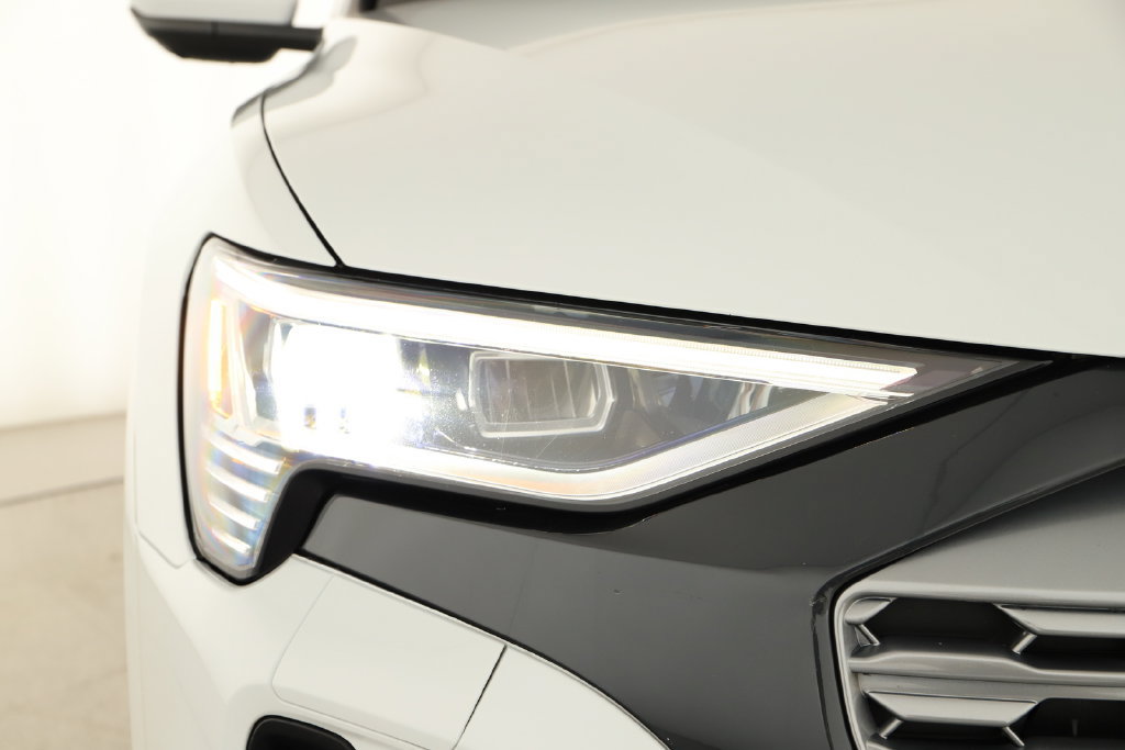 Used 2024 Audi Q8 e-tron Premium Plus AWD/4WD image 34
