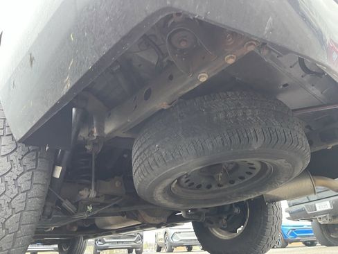 Used 2014 Chevrolet Suburban LT image 23