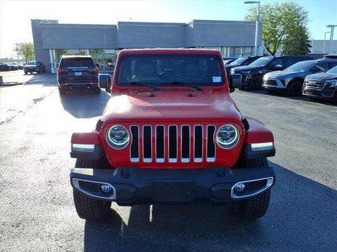 Used 2018 Jeep Wrangler Unlimited Sahara AWD/4WD image 12
