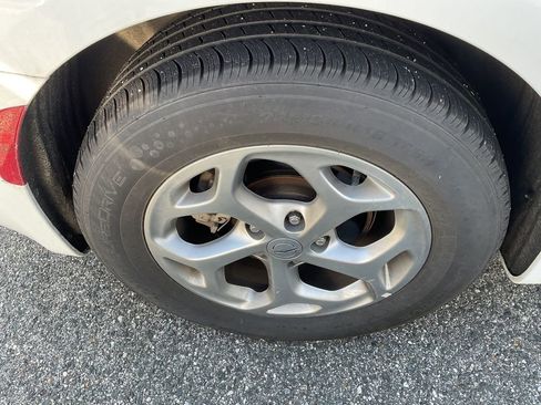 Used 2023 Chrysler Pacifica Limited image 10