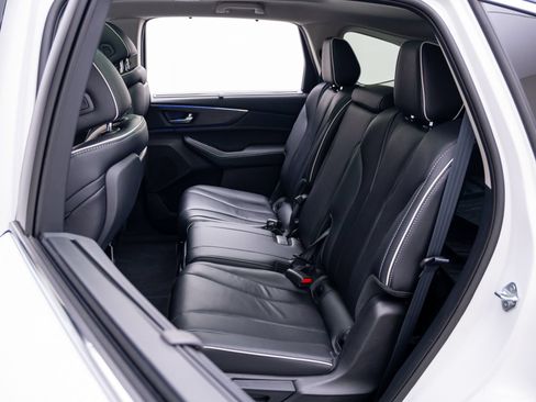 Used 2023 Acura MDX SH-AWD w/ Advance Package image 17