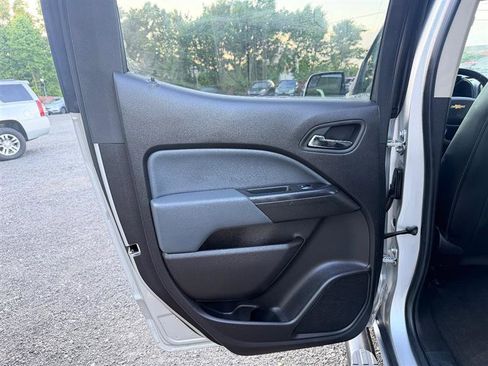 Used 2015 Chevrolet Colorado Z71 w/ LPO, Gearon Divider Package AWD/4WD image 13