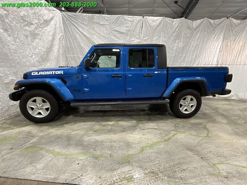 Used 2022 Jeep Gladiator Sport image 13