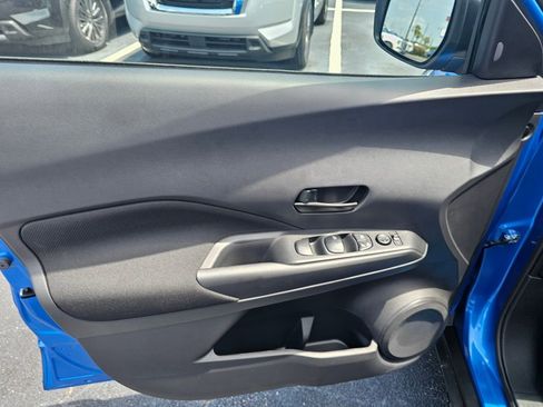 Certified 2025 Nissan Kicks Play S image 12