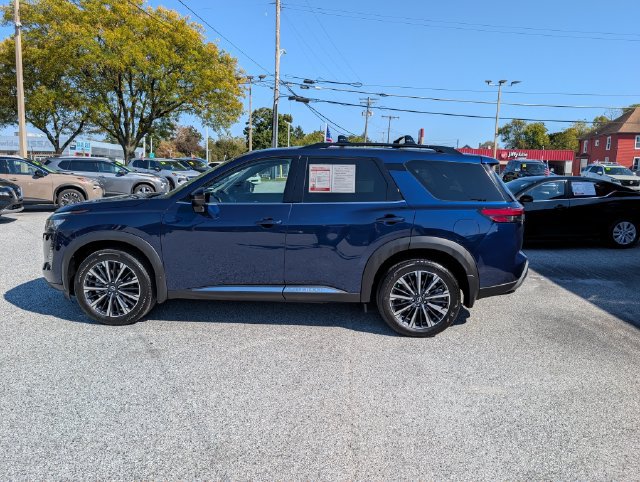 Used 2026 Nissan Pathfinder Platinum w/ Cargo Package AWD/4WD image 2