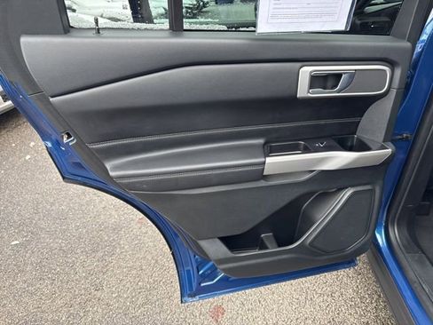 Used 2022 Ford Explorer XLT image 20