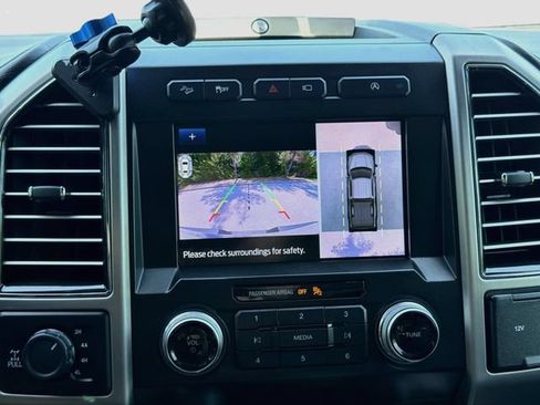 Used 2019 Ford F150 Platinum w/ Equipment Group 701A Luxury AWD/4WD image 32