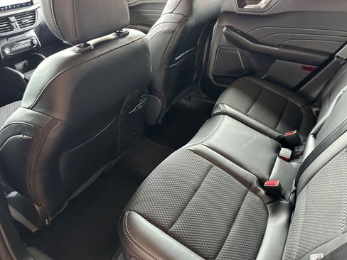 New 2025 Ford Escape SE image 9