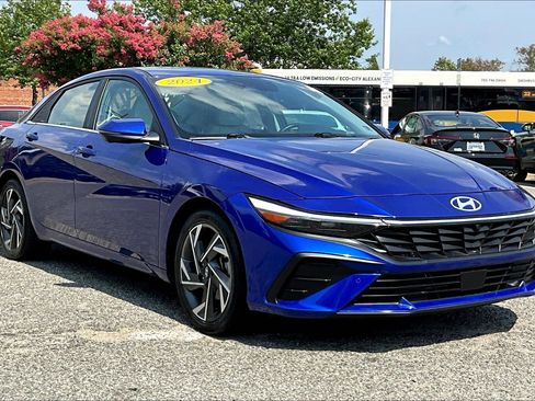 Used 2024 Hyundai Elantra Limited FWD image 10