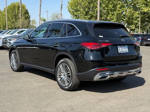 Used 2024 Mercedes-Benz GLC 300 4MATIC image 8
