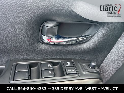 Certified 2024 Nissan Titan SV w/ SV Bronze Edition Package image 22