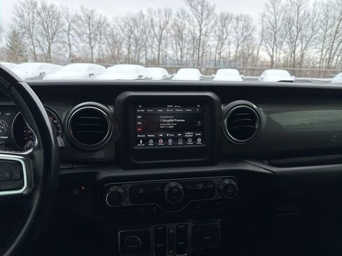 Used 2020 Jeep Wrangler Unlimited Sahara image 14