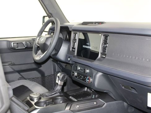 New 2025 Ford Bronco 4-Door AWD/4WD image 25