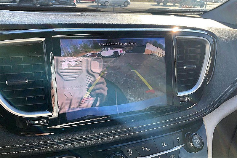 Used 2024 Chrysler Pacifica Limited FWD image 22
