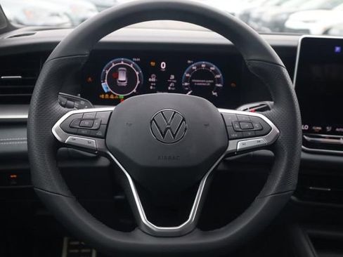 New 2026 Volkswagen Tiguan SE R-Line AWD/4WD image 8