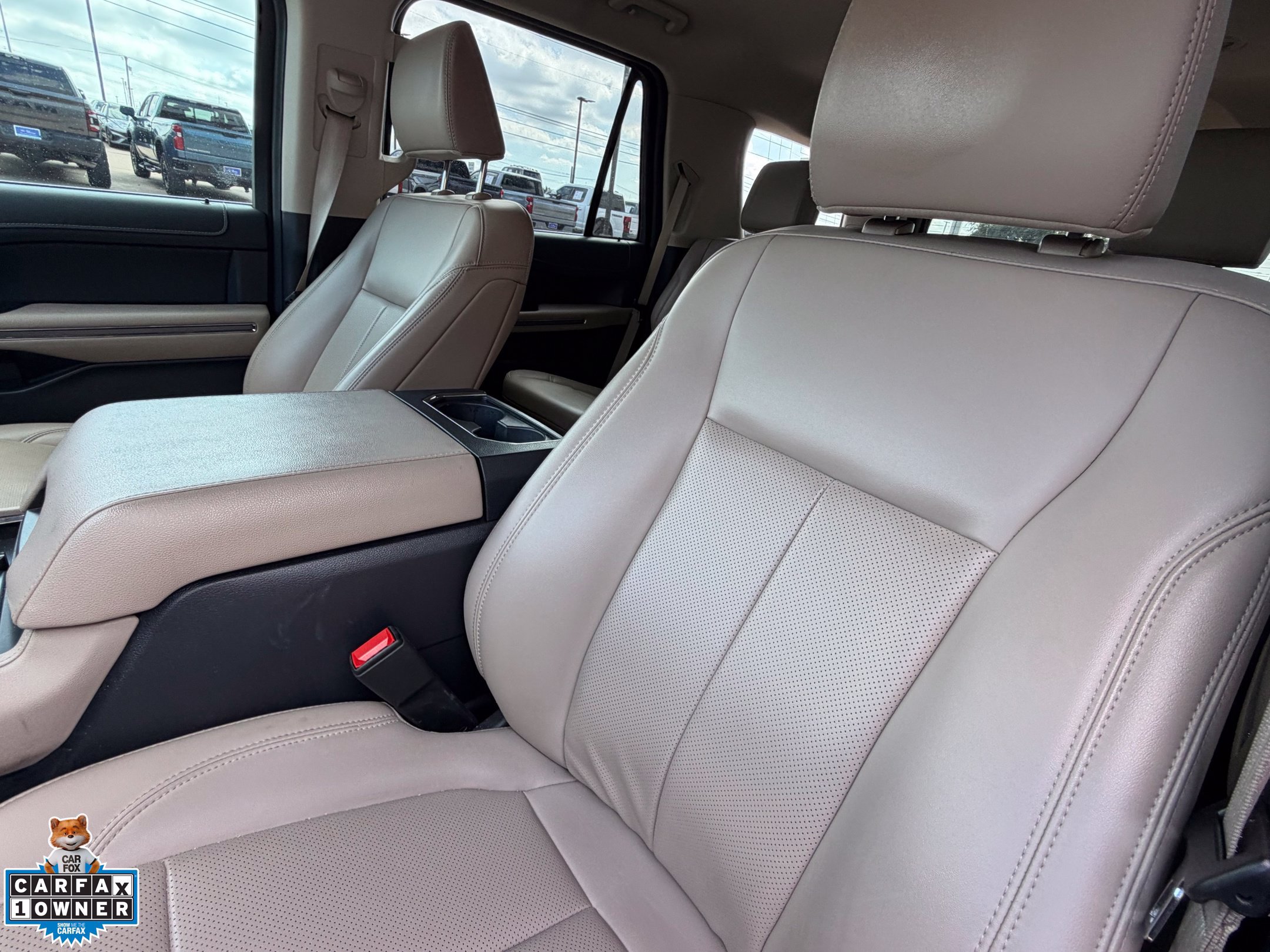 Used 2024 Ford Expedition XLT RWD image 16