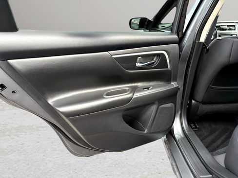 Used 2017 Nissan Altima 2.5 SR image 40