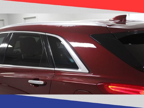 Used 2017 Cadillac XT5 Luxury w/ Driver Awareness Package image 39