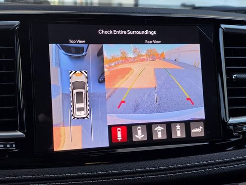New 2026 Chrysler Pacifica Limited w/ Uconnect Theater Family Group AWD/4WD image 20