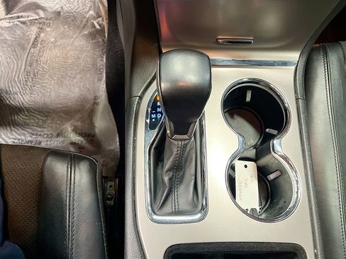 Used 2021 Jeep Grand Cherokee Laredo X image 17