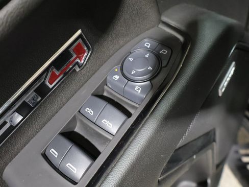 Used 2025 GMC Sierra 1500 AT4 w/ AT4 Premium Package AWD/4WD image 15