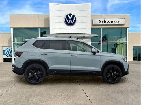 New 2026 Volkswagen Taos SEL image 6