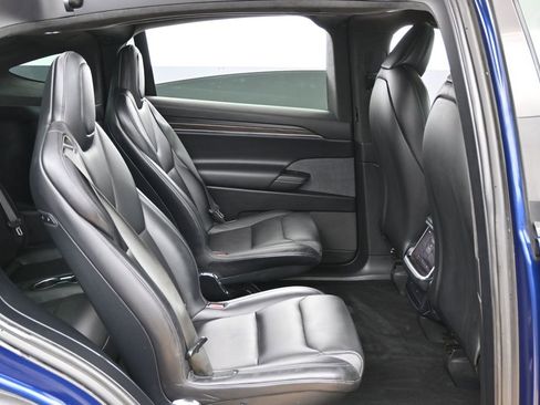 Used 2022 Tesla Model X image 36