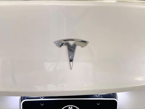 Used 2024 Tesla Model Y Performance image 27