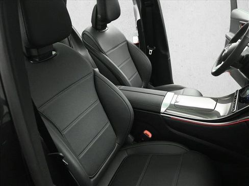 Used 2026 Mercedes-Benz GLC 300 4MATIC image 28