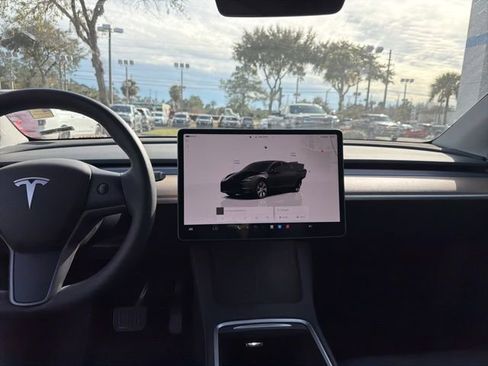 Used 2023 Tesla Model Y Long Range image 8