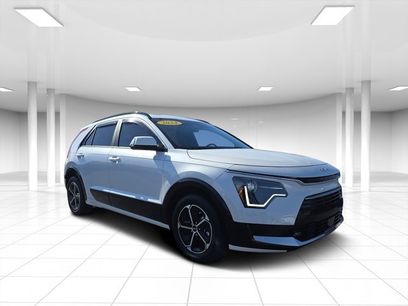 Used 2024 Kia Niro SX