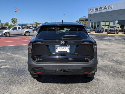 Certified 2025 Nissan Kicks SR FWD image 6