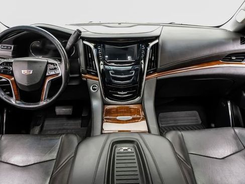 Used 2019 Cadillac Escalade Premium Luxury image 23