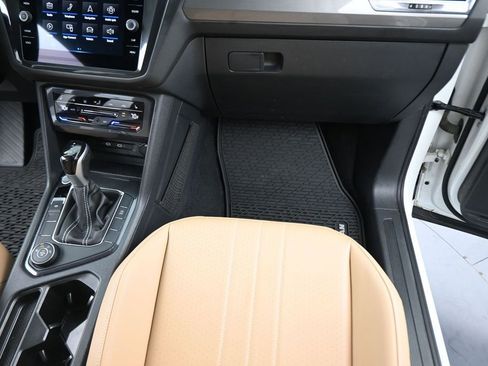 Used 2023 Volkswagen Tiguan SE AWD/4WD image 45