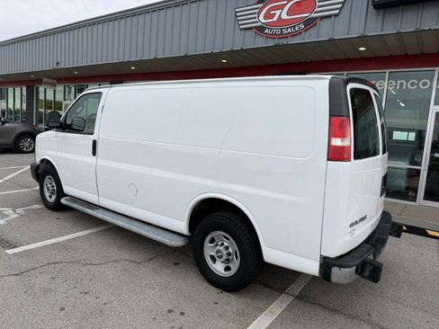 Used 2017 GMC Savana 2500 image 4