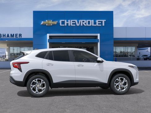 New 2026 Chevrolet Trax LS w/ LS Convenience Package FWD image 29
