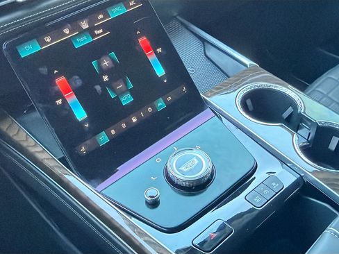 Used 2025 Cadillac Escalade Sport Platinum image 30