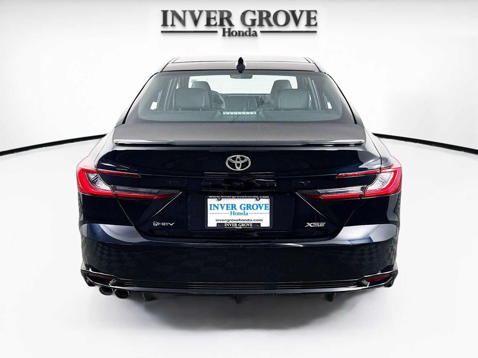 Used 2025 Toyota Camry XSE FWD image 6