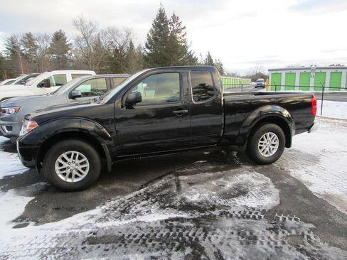 Used 2018 Nissan Frontier SV w/ Value Truck Package image 15