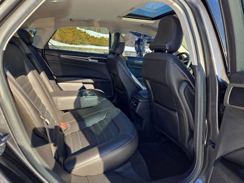 Used 2015 Ford Fusion SE w/ Equipment Group 202A image 26