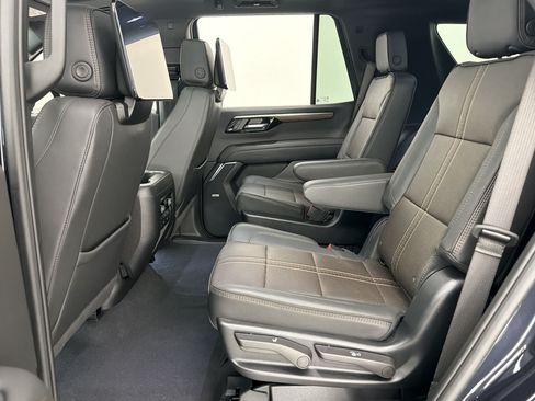 Used 2025 Chevrolet Tahoe High Country AWD/4WD image 26