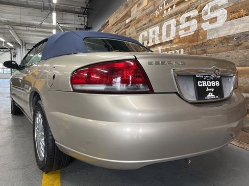 Used 2002 Chrysler Sebring Limited image 18