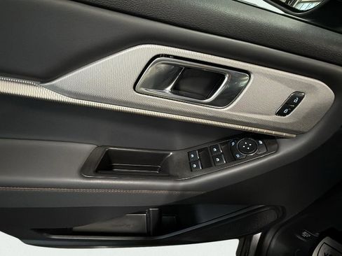 Certified 2025 Ford Explorer Active image 23